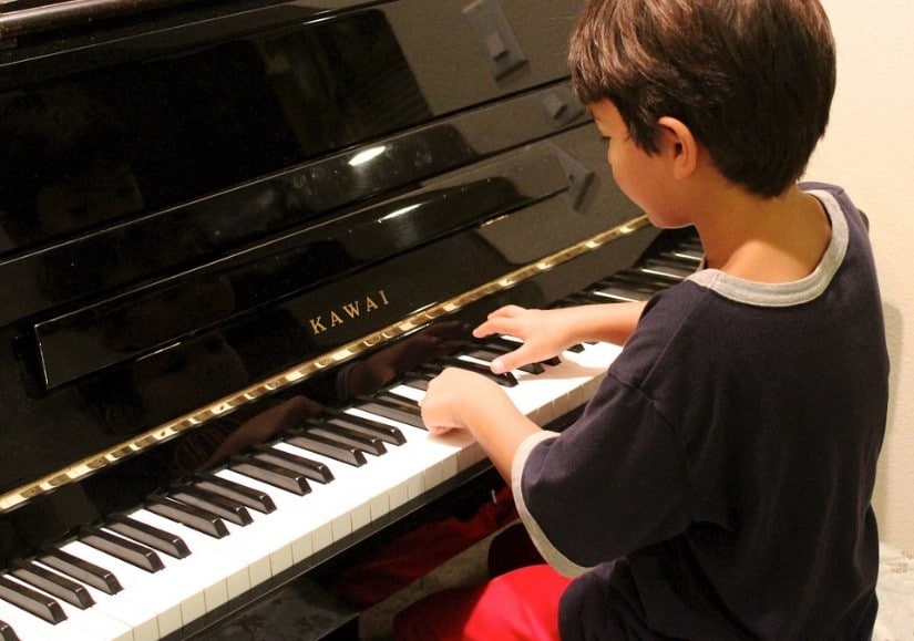 Warum sollten Kinder Klavierspielen lernen?